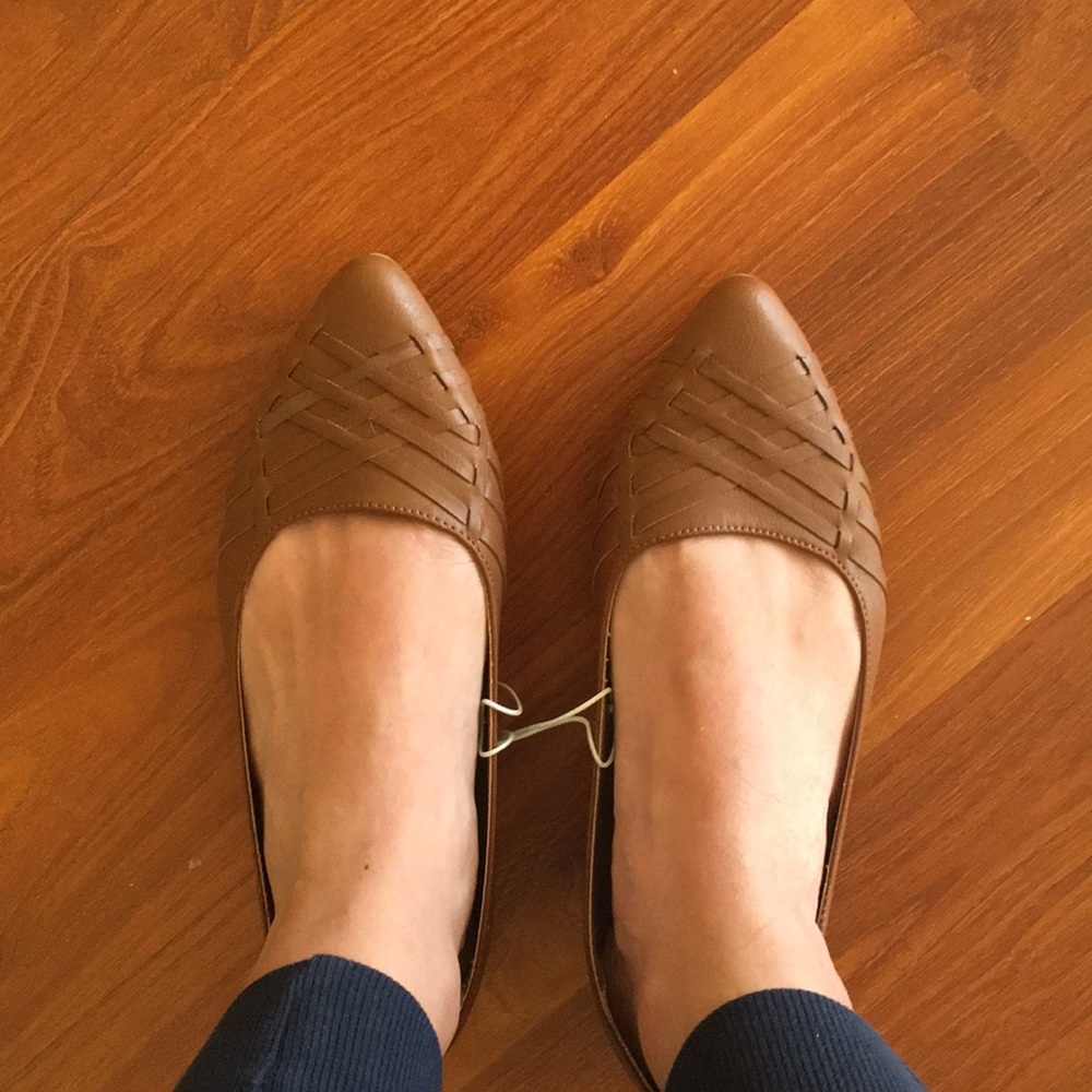 Faux leather woven pointed toe flats size 8.5